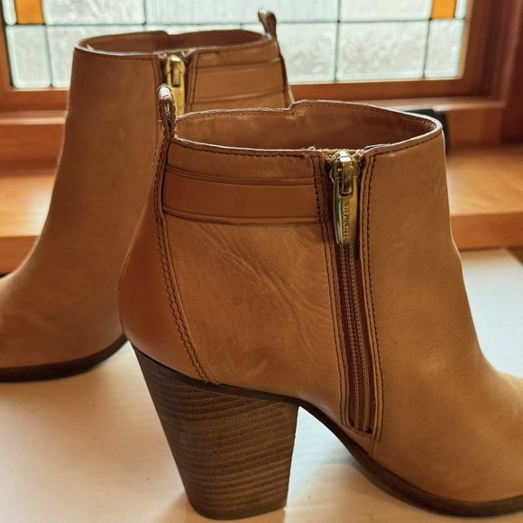 Coach Hewes ankle Booties Ginger tan color; size 8M - Picture 2 of 12